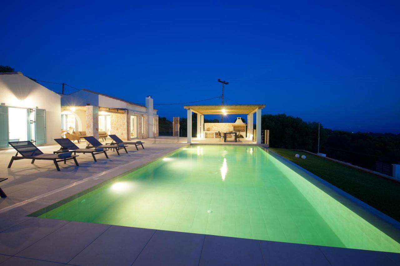 Villa Madelaine Esparta Exterior foto